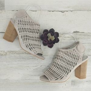 Jeffrey Campbell Grey Suede Quebec Sandals Size 7.5